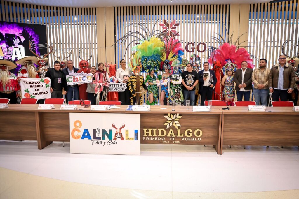 Hidalgo se declara listo para vivir la temporada de carnavales 2026. Autoridades estatales, municipales y representantes culturales presentaron la agenda oficial en un evento lleno de color, tradición y orgullo por las raíces que dan identidad al estado. Comparsas, personajes tradicionales y trajes típicos mostraron la diversidad de expresiones que recorrerán distintos municipios, consolidando al carnaval como una de las celebraciones más importantes para el turismo, la cultura y la economía local.